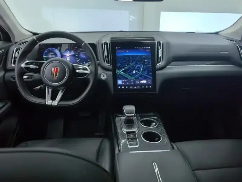 2025 Hongqi HS3 с пробегом 7 000 км