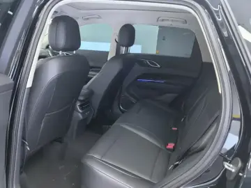 2025 Hongqi HS3 с пробегом 7 000 км