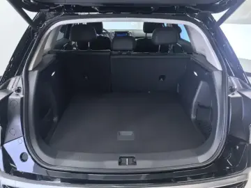 2025 Hongqi HS3 с пробегом 7 000 км