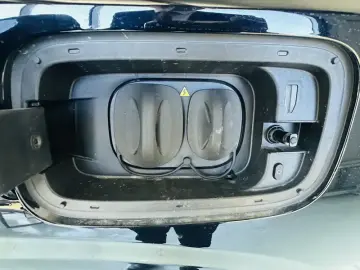 2025 Hongqi HS3 с пробегом 100 км