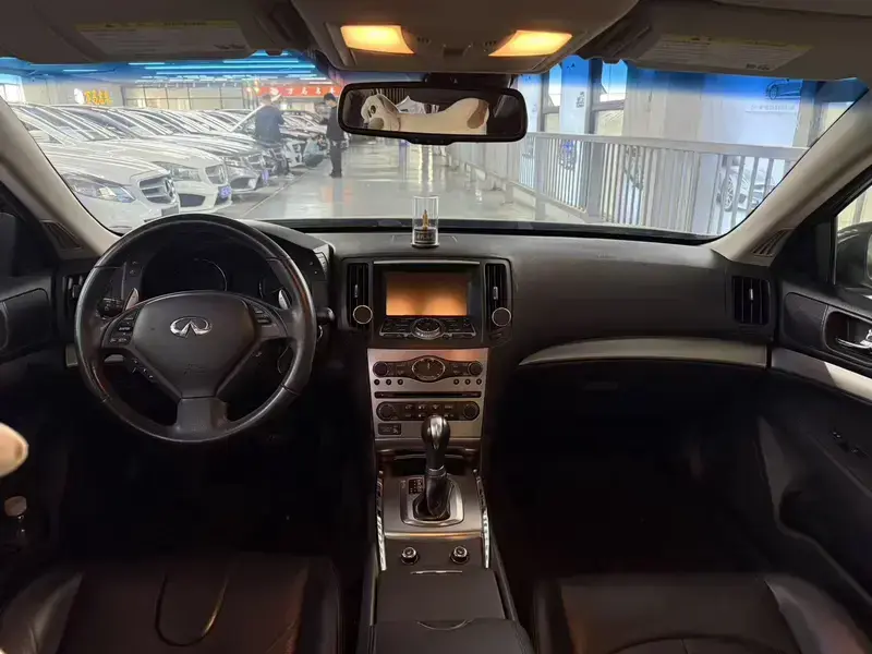 2010 Infiniti G с пробегом 138 000 км