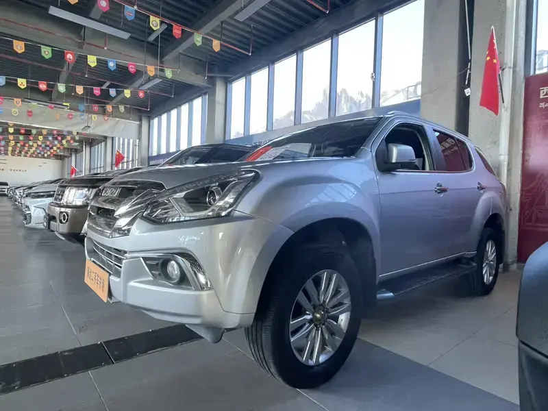 2022 Isuzu MU-X с пробегом 56 900 км
