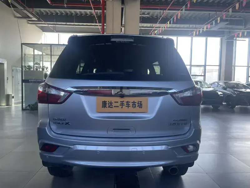 2022 Isuzu MU-X с пробегом 56 900 км