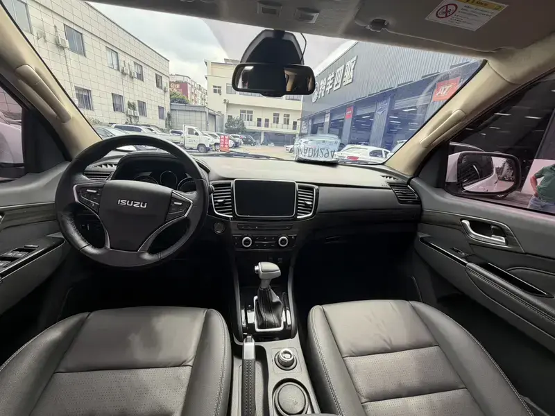 2019 Isuzu MU-X с пробегом 38 000 км