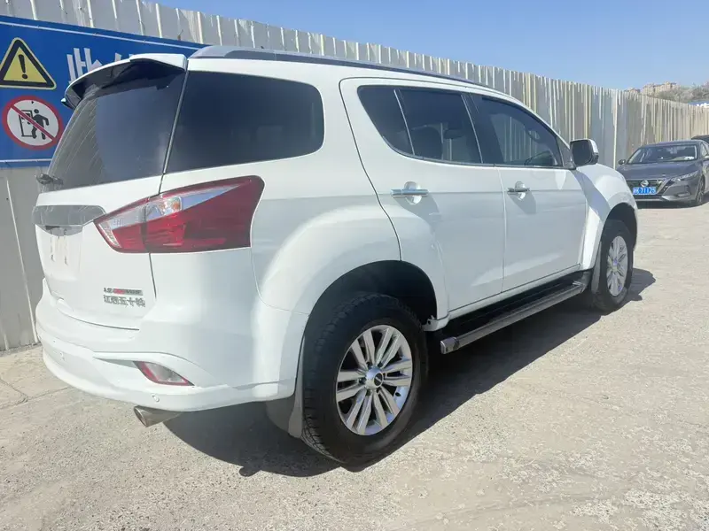 2020 Isuzu MU-X с пробегом 70 000 км