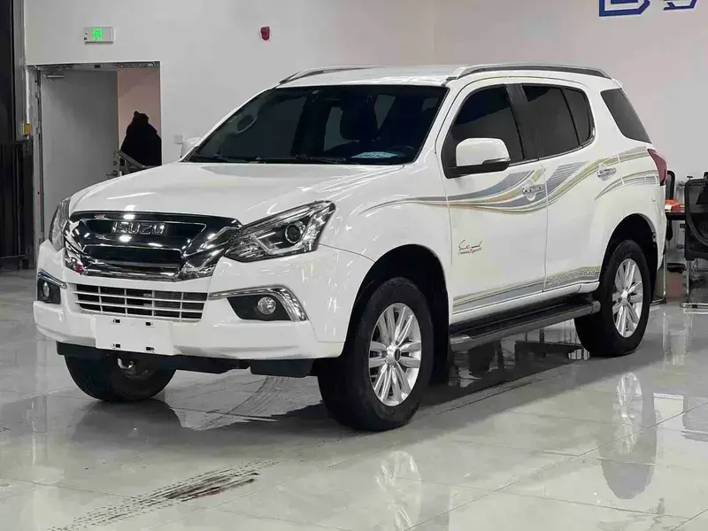 2022 Isuzu MU-X с пробегом 73 000 км