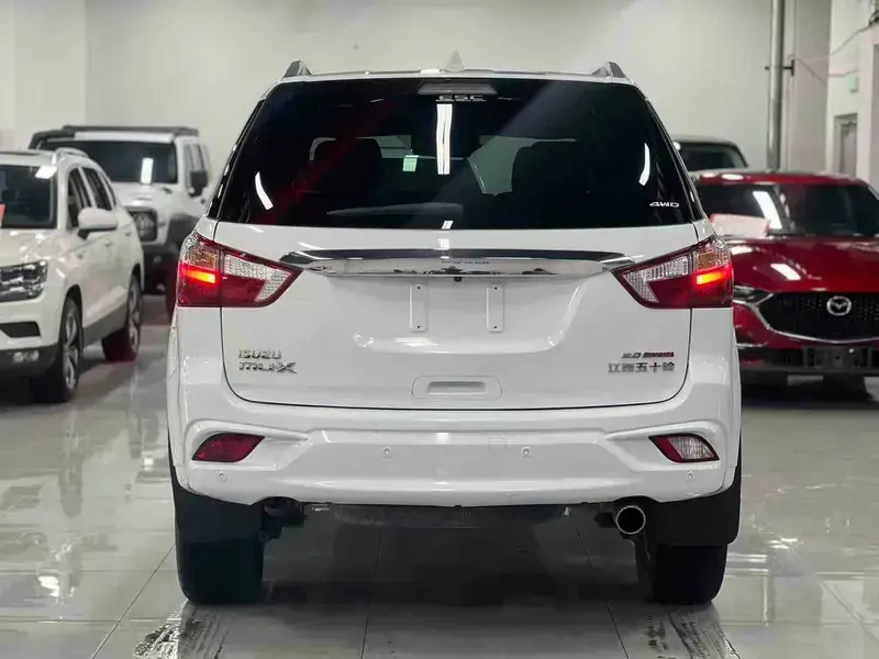 2022 Isuzu MU-X с пробегом 73 000 км