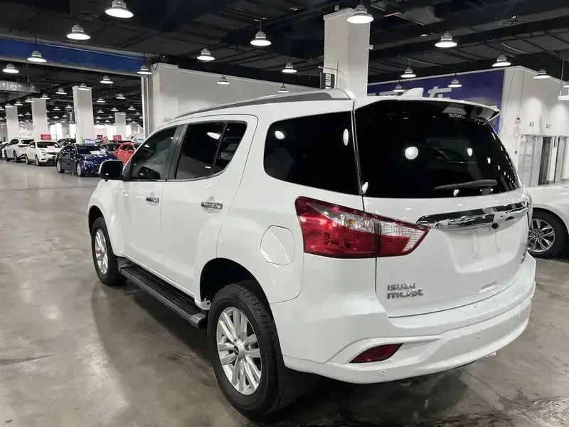 2019 Isuzu MU-X с пробегом 86 000 км