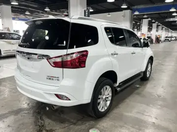 2019 Isuzu MU-X с пробегом 86 000 км