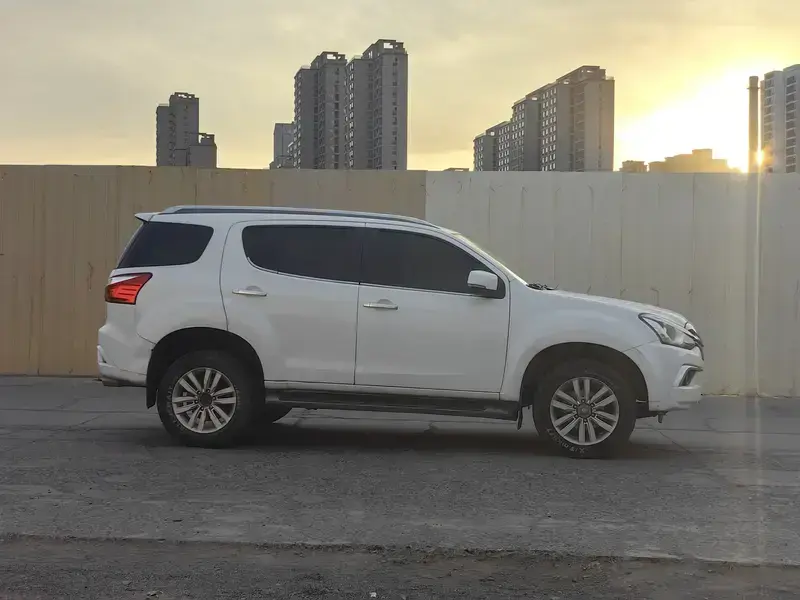 2019 Isuzu MU-X с пробегом 110 000 км