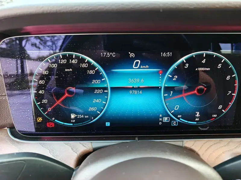 2021 Mercedes-Benz E-Класс с пробегом 97 800 км