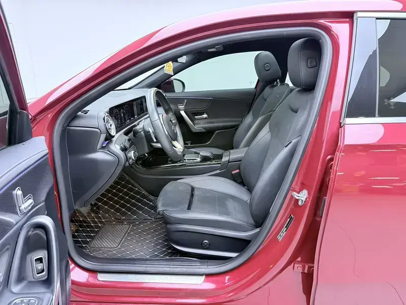 2020 Mercedes-Benz A-Класс с пробегом 48 400 км