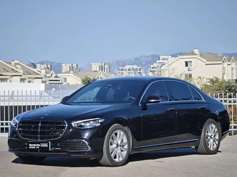2023 Mercedes-Benz S-Класс с пробегом 18 000 км