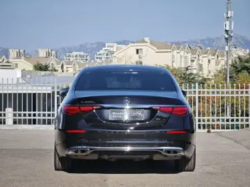 2023 Mercedes-Benz S-Класс с пробегом 18 000 км