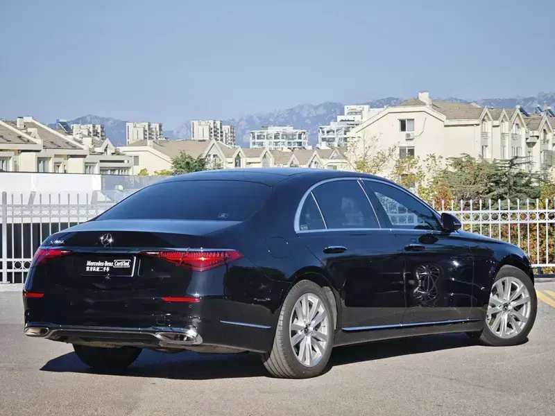 2023 Mercedes-Benz S-Класс с пробегом 18 000 км