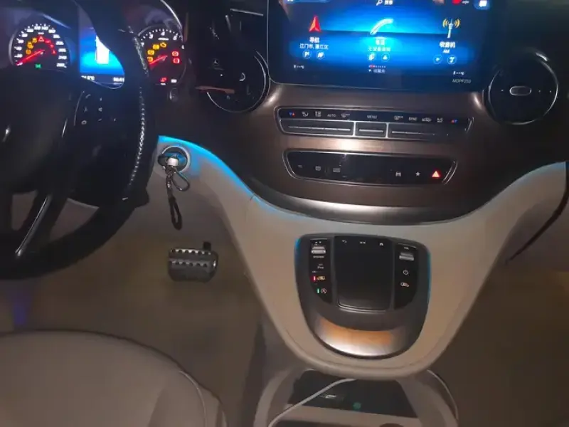 2020 Mercedes-Benz V-Класс с пробегом 96 000 км