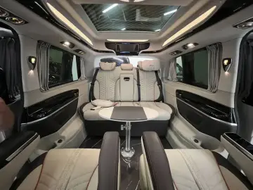 2024 Mercedes-Benz V-Класс с пробегом 10 000 км
