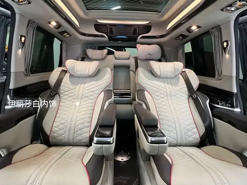 2024 Mercedes-Benz V-Класс с пробегом 10 000 км