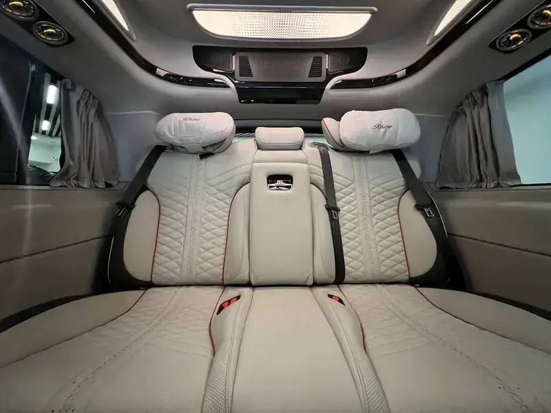 2024 Mercedes-Benz V-Класс с пробегом 10 000 км