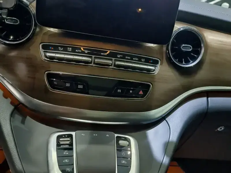 2022 Mercedes-Benz V-Класс с пробегом 27 000 км