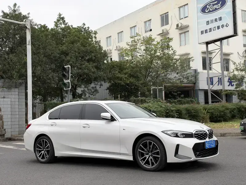 2025 BMW 3 серии с пробегом 22 100 км
