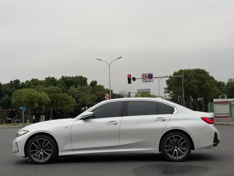 2025 BMW 3 серии с пробегом 22 100 км