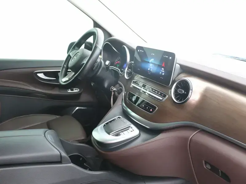 2022 Mercedes-Benz V-Класс с пробегом 74 000 км