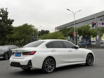 2025 BMW 3 серии с пробегом 22 100 км