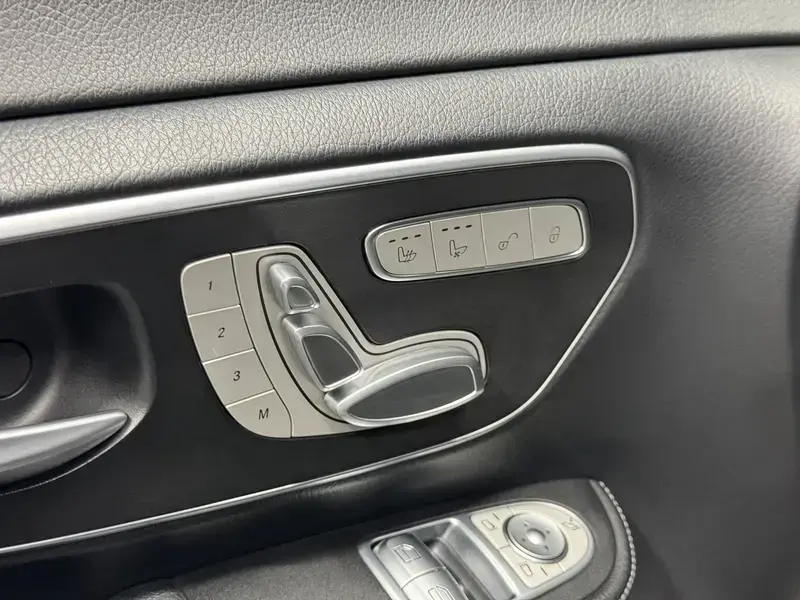 2022 Mercedes-Benz V-Класс с пробегом 48 000 км