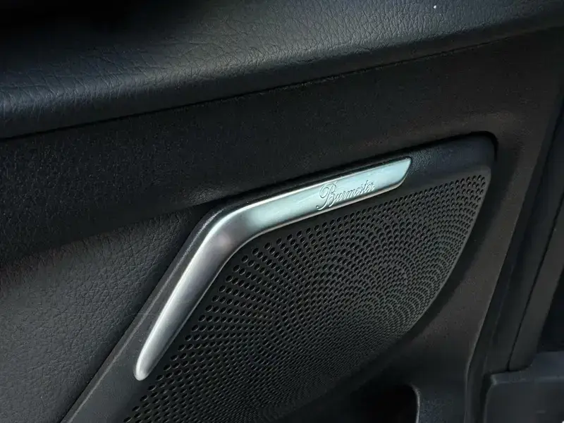 2021 Mercedes-Benz V-Класс с пробегом 142 000 км