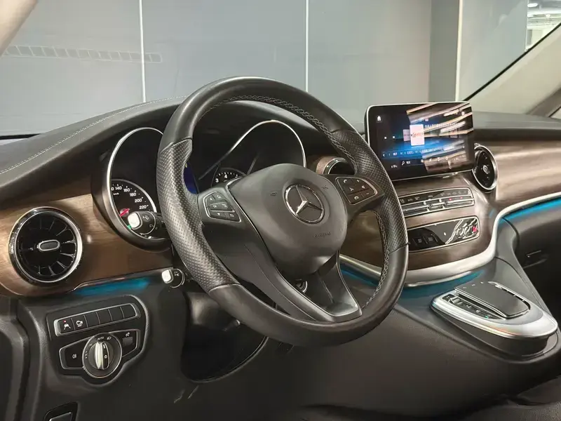 2022 Mercedes-Benz V-Класс с пробегом 53 000 км