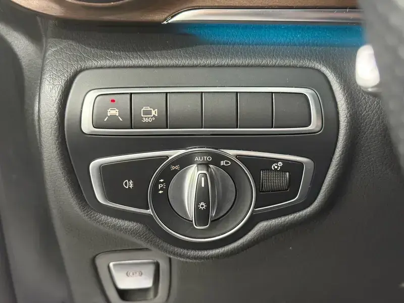 2022 Mercedes-Benz V-Класс с пробегом 53 000 км