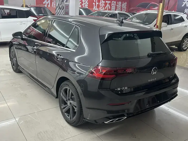 2023 Volkswagen Golf с пробегом 23 000 км