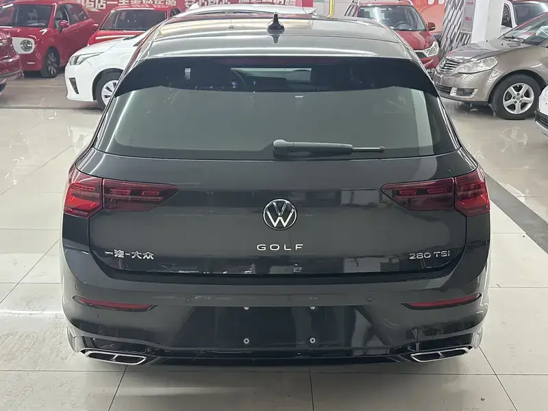 2023 Volkswagen Golf с пробегом 23 000 км
