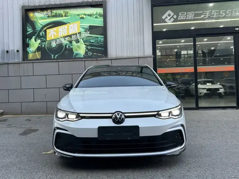2023 Volkswagen Golf с пробегом 23 000 км