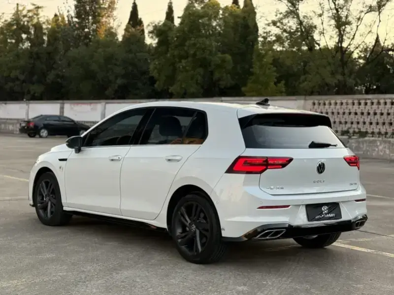 2021 Volkswagen Golf с пробегом 32 000 км