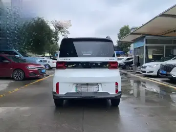 2022 Wuling Mini EV с пробегом 35 000 км