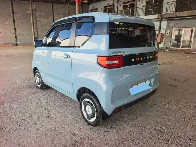 2022 Wuling Mini EV с пробегом 33 000 км