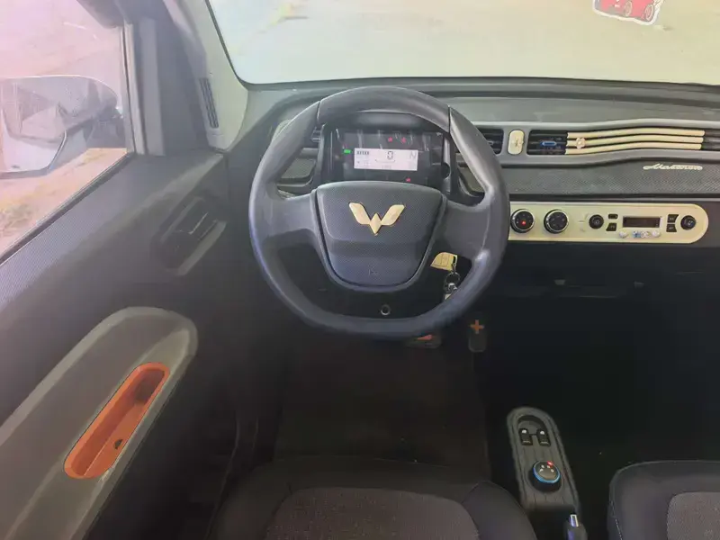 2022 Wuling Mini EV с пробегом 33 000 км