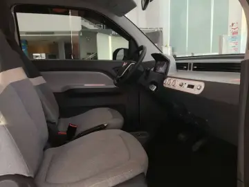 2021 Wuling Mini EV с пробегом 61 000 км