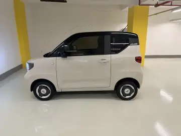 2021 Wuling Mini EV с пробегом 10 400 км