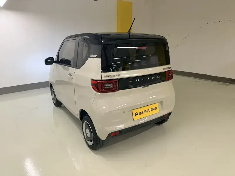 2021 Wuling Mini EV с пробегом 10 400 км