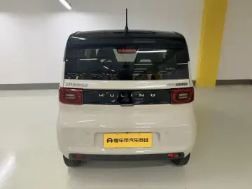 2021 Wuling Mini EV с пробегом 10 400 км