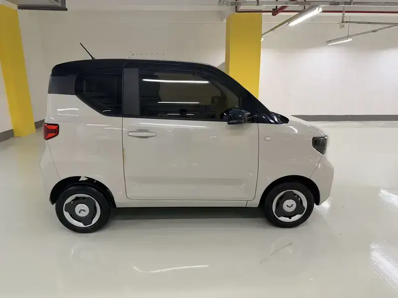 2021 Wuling Mini EV с пробегом 10 400 км