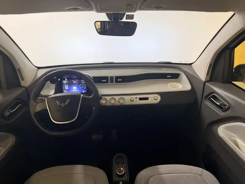 2021 Wuling Mini EV с пробегом 10 400 км