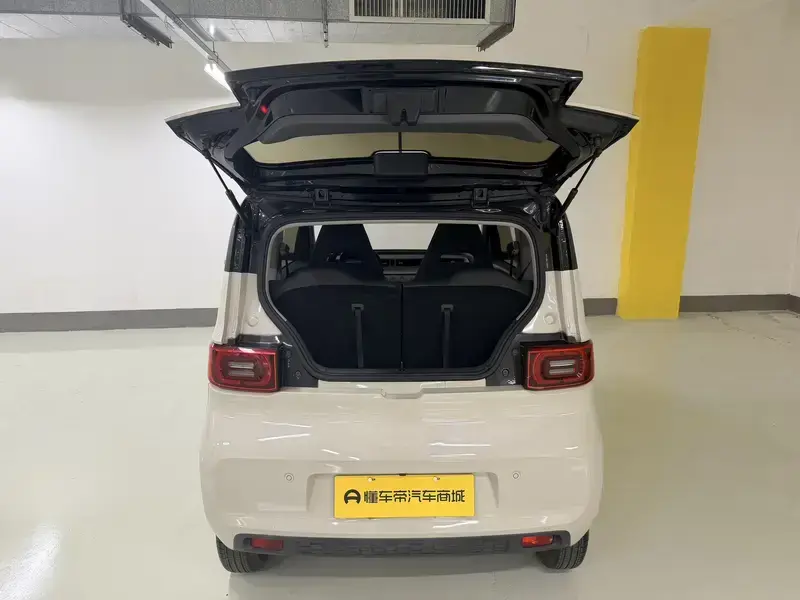 2021 Wuling Mini EV с пробегом 10 400 км