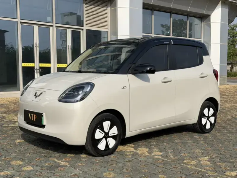 2025 Wuling Mini EV с пробегом 9 000 км
