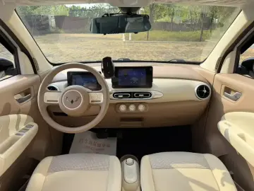 2025 Wuling Mini EV с пробегом 9 000 км