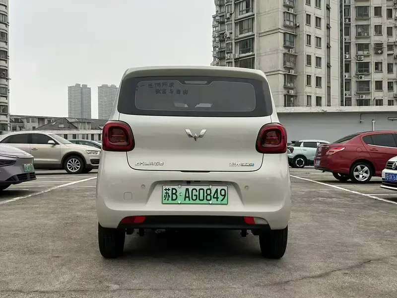 2025 Wuling Mini EV с пробегом 2 000 км