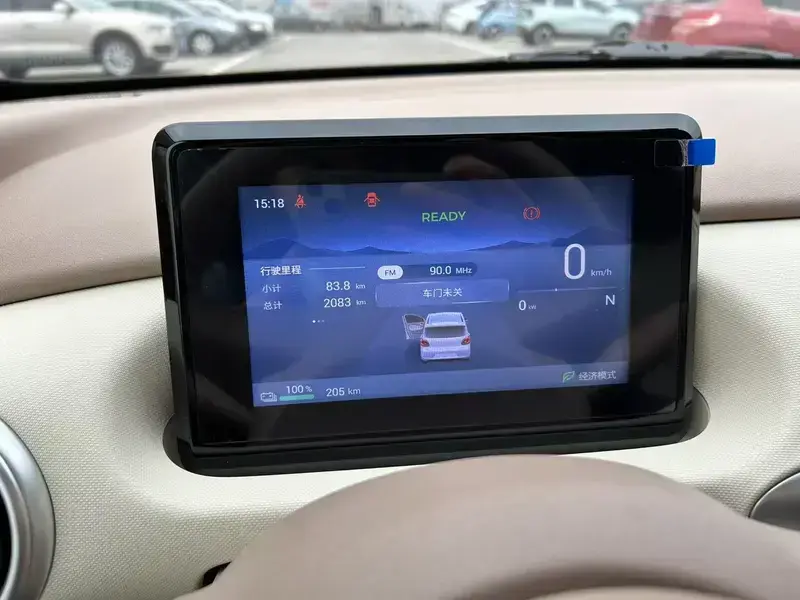 2025 Wuling Mini EV с пробегом 2 000 км